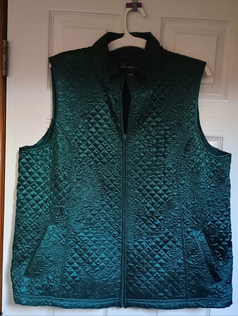 Quilted Emerald Green Women’s Vest - Classic Zip Front
